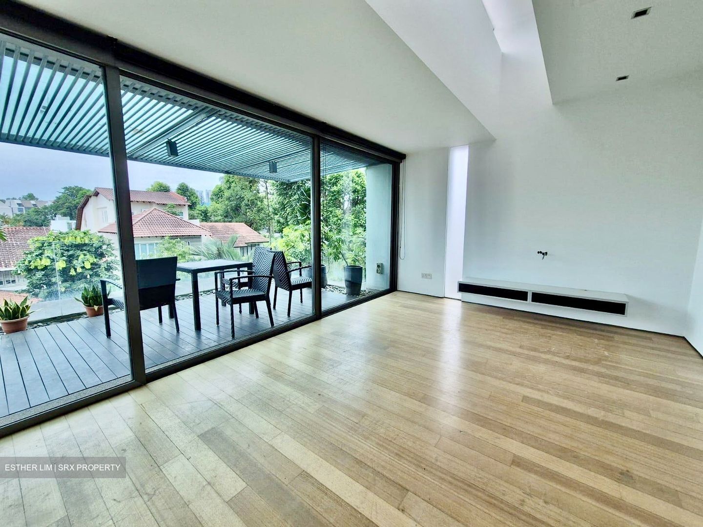 Holland Gardens (D10), Semi-Detached #636940181